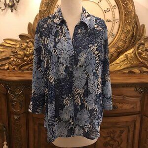 GLORIA VANDERBILT. Size Small. Sheer Button Front Shirt. Tab 3/4 Sleeves. B20